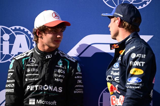 F1 Grand Prix of Spain - Qualifying Andrea Kimi Antonelli of the Mercedes-AMG Petronas Formula One Team and Max Verstappen of Red Bull Racing speak during qualifying for the Formula One Spanish Grand Prix at the Circuit de Barcelona-Catalunya in Madrid, Spain, on September 12, 2026. Madrid Comunidad de Madrid Spain  Copyright: xAndreaxDiodatox originalFilename:diodato-spanishg260912_npKjb.jpg