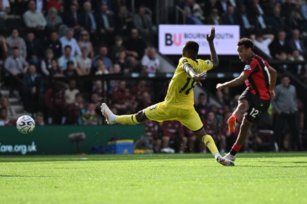 12th September 2026; Vitality Stadium, Bournemouth, England; Premier League Football, Bournemouth versus Brentford; Mamadou Sangare of Brentford FC reaches to block the ball SimonxWest