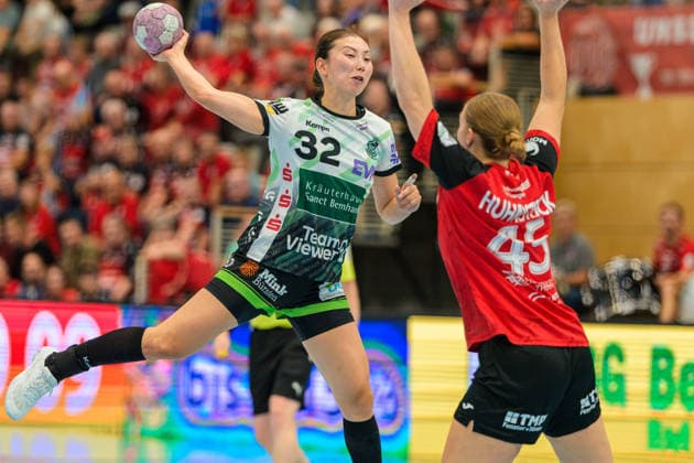 Haruno Sasaki, Frisch Auf Göppingen, 32; Jolina Huhnstock, Thuringer HC, 45 GER; Thuringer HC vs. FRISCH AUF Göppingen, Handball, Alsco Women s Handball Bundesliga, 2026–2027 Season, Matchday 3, Saturday, 6:00 p.m., September 12, 2026 GER, Thueringer HC vs. FRISCH AUF Göppingen, Handball, Alsco Women’s Handball Bundesliga, 2026–2027 season, Matchday 3, Saturday, 6:00 p.m., September 12, 2026, Bad Langensalza Copyright: xMartinxHerbstx