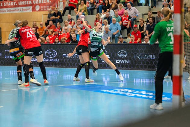 Matilda Ehlert, Frisch Auf Göppingen, 10, Jana Leonie Scheib, Thüringer HC, 20, Jolina Huhnstock, Thüringer HC, 45, Luisa Schulze, Frisch Auf Göppingen, 33; Laura Kusk, Thuringer HC, 11 GER; Thuringer HC vs. FRISCH AUF Göppingen, handball, Alsco Women’s Handball Bundesliga, 2026–2027 season, Matchday 3, Saturday, 6:00 p.m., September 12, 2026 GER, Thuringer HC vs. FRISCH AUF Göppingen, Handball, Alsco Women’s Handball Bundesliga, 2026–2027 Season, Matchday 3, Saturday, 6:00 p.m., September 12, 2026, Bad Langensalza Copyright: xMartinxHerbstx