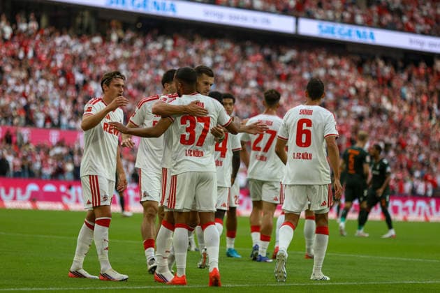 12.09.2026, GER, Fussball, Herren, Bundesliga , 1. Bundesliga, Saison 2026 2027, 1. FC Köln - SV Werder Bremen Linton Maina (1. FC Köln)Torjubel, jubelt mit seiner Mannschaft nach dem Treffer zum 1:0 *** September 12, 2026, GER, Soccer, Men s, Bundesliga, 1. Bundesliga, 2026–2027 Season, 1. FC Köln vs. SV Werder Bremen, Linton Maina, 1. FC Köln, celebrating a goal, cheering with his team after scoring the 1–0 goal Copyright: xSvenxHanischx