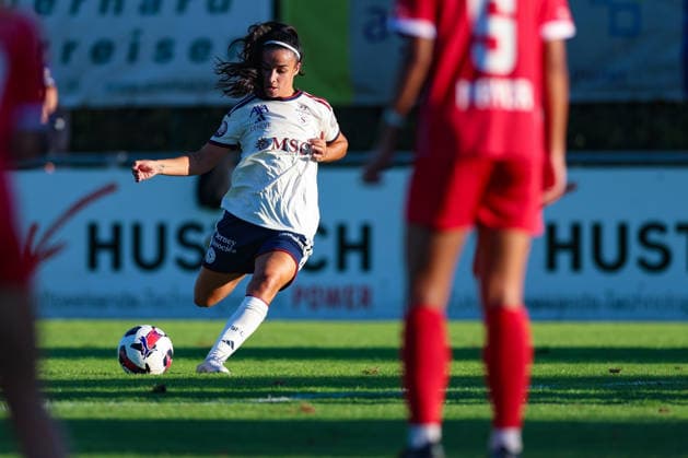 September 12, 2026, Soccer, AXA Women’s Super League 2026–27, Matchday 6, FC Rapperswil Jona vs. Servette FC Chênois F’minin, Grünfeld Stadium, Jona, Switzerland Paola Hernandez 6, Servette FC Chênois FÃ minin taking a free kick Photo by Urs Ottiger