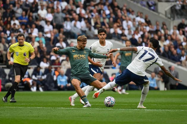 Tottenham Hotspur v Everton Premier League Kiernan Dewsbury-Hall of Everton shoots at goal during the Premier League match at Tottenham Hotspur Stadium, London 12 09 2026 UK Newspapers OUT Copyright: xMalcolmxFellx FIL-23937-0024