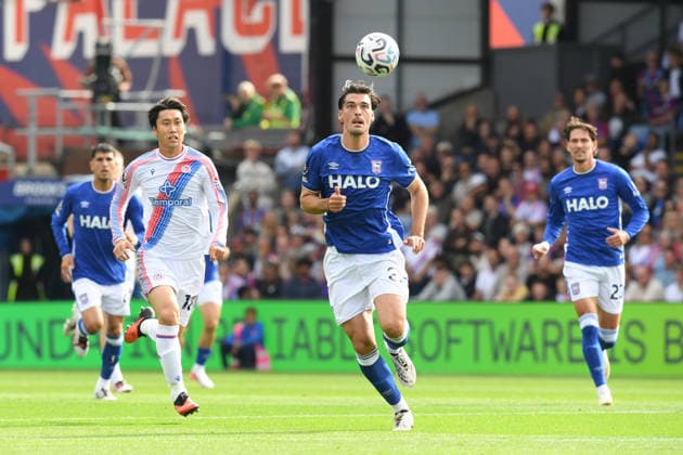 Crystal Palace v Ipswich Town, Premier League Daichi Kamada of Crystal Palace and Jacob Greaves of Ipswich Town in action during the Premier League match between Crystal Palace and Ipswich Town at Selhurst Park, London, UK on 12 September 2026. London Selhurst Park Greater London UK Editorial use only DataCo restrictions apply See www.football-dataco.com , Copyright: xJeffxMoodx PSI-24873-0045