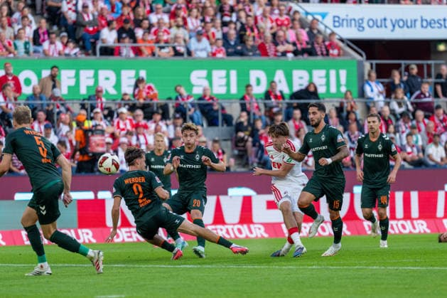 Mikey Moore (1.FC Koeln, 47) umzingelt von SV Werder Bremen Spielern beim Schuss, Oliver Deman (SV Werder Bremen, 02), Chuki (SV Werder Bremen, 20),Ludovit Reis (SV Werder Bremen, 15) 1.FC Köln vs. SV Werder Bremen, Fussball, Bundesliga, 3.Spieltag, Saison 2026 27, 12.09.2026, DFL REGULATIONS PROHIBIT ANY USE OF PHOTOGRAPHS AS IMAGE SEQUENCES AND OR QUASI-VIDEO, 1.FC Köln vs. SV Werder Bremen, Fussball, Bundesliga, 3.Spieltag, Saison 2026 27, 12.09.2026 Köln *** Mikey Moore (1. FC Köln), 47, surrounded by SV Werder Bremen players as he takes a shot; Oliver Deman (SV Werder Bremen), 02, Chuki (SV Werder Bremen), 20, Ludovit Reis (SV Werder Bremen), 15, 1 FC Köln vs. SV Werder Bremen, soccer, Bundesliga, Matchday 3, 2026–27 season, September 12, 2026, DFL regulations prohibit any use of photographs as image sequences and or quasi-video, 1. FC Köln vs. SV Werder Bremen, Soccer, Bundesliga, Matchday 3, 2026–27 Season, September 12, 2026, Cologne Copyright: xEibner-Pressefoto LukasxBaldygax EP_LBA