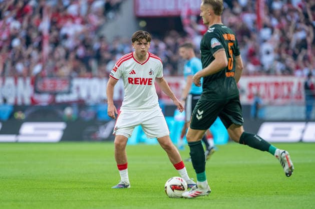 Mikey Moore (1.FC Koeln, 47) laueft Amos Pieper (SV Werder Bremen, 05) an 1.FC Köln vs. SV Werder Bremen, Fussball, Bundesliga, 3.Spieltag, Saison 2026 27, 12.09.2026, DFL REGULATIONS PROHIBIT ANY USE OF PHOTOGRAPHS AS IMAGE SEQUENCES AND OR QUASI-VIDEO, 1.FC Köln vs. SV Werder Bremen, Fussball, Bundesliga, 3.Spieltag, Saison 2026 27, 12.09.2026 Köln *** Mikey Moore (1. FC Köln), 47, runs past Amos Pieper (SV Werder Bremen), 05, in the match between 1. FC Köln and SV Werder Bremen, soccer, Bundesliga, Matchday 3, 2026–27 season, September 12, 2026, DFL regulations prohibit any use of photographs as image sequences and or quasi-video, 1 FC Köln vs. SV Werder Bremen, Soccer, Bundesliga, Matchday 3, 2026–27 Season, September 12, 2026, Cologne Copyright: xEibner-Pressefoto LukasxBaldygax EP_LBA