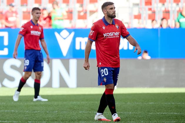 LaLiga EA Sports 2026–27 CA Osasuna vs. RCD Espanyol Romain Del Castillo 20 (OSA) in action during the LaLiga EA Sports match between CA Osasuna and RCD Espanyol played at El Sadar in Pamplona Asier Osambela 29 (OSA) is also visible in the image. Credit: Inigo Alzugaray, Agencia LOF, Pamplona. LaLiga EA Sports 2026–27 CA Osasuna vs. RCD Espanyol Copyright: xCredit:xInigoxAlzugarayx xAgencix