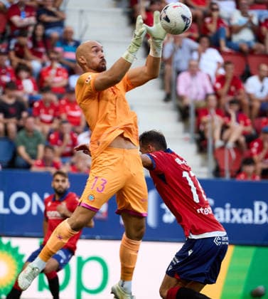LaLiga EA Sports 2026-27 CA Osasuna vs. RCD Espanyol Marko Dmitrovic 13 ESP in action during the LaLiga EA Sports match between CA Osasuna and RCD Espanyol played at El Sadar in Pamplona. Credit: Inigo Alzugaray, Agencia LOF, Pamplona. LaLiga EA Sports 2026–27 CA Osasuna vs. RCD Espanyol Copyright: xCredit:xInigoxAlzugarayx xAgencix