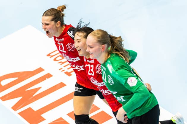 September 12, 2026, GER, Handball, Women, 2026–2027 Season, Alsco 1st Division, Matchday 3, Thüringer HC vs. Frisch Auf Göppingen: Thüringer HC wins the home game against Frisch Auf Göppingen. Pictured: Teresa von Prittwitz (Thüringer HC, 22), Natsuki Aizawa (Thüringer HC, 23), Laura Kuske (Thüringer HC, 11), 99947 Bad Langensalza, Salza Halle, Mehrz Sports Hall, Thuringia, Germany