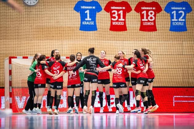 WOMEN S HANDBALL 2026–2027, 3rd Bundesliga, Matchday 1: THC FRISCH AUF GÖPPINGEN ** FOR EDITORIAL PURPOSES ONLY ** EDITORIAL USE ONLY ** p 12 09 2026 Bad Langensalza Women’s Handball 1st Bundesliga Women’s Season 2026–2027 Salzhalle Matchday 3 Thüringer HC FRISCH AUF Göppingen in the photo The THC women celebrate their victory with the fans Germany Thuringia Bad Langensalza Copyright SaschaxFromm Copyright: SaschaxFromm doc87kmo928box1aopopaz6 ,EDITORIAL USE ONLY Copyright: SaschaxFromm