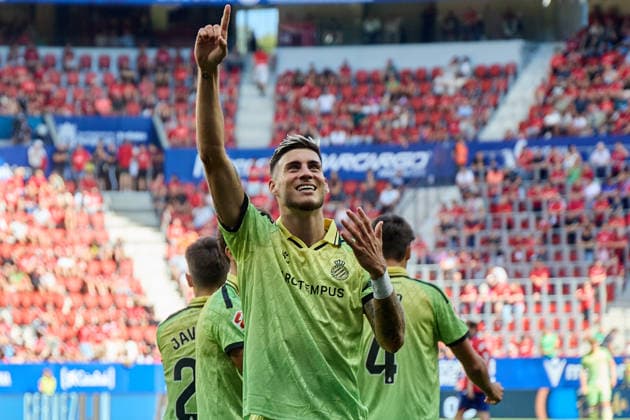 LaLiga EA Sports 2026-27: CA Osasuna vs. RCD Espanyol. Roberto Fernández (9, ESP) celebrates his goal (0-1) during the LaLiga EA Sports match between CA Osasuna and RCD Espanyol played at El Sadar in Pamplona. Credit: Ínigo Alzugaray, Agencia LOF, Pamplona. LaLLaLiga EA Sports 2026–27 CA Osasuna vs. RCD Espanyol Copyright: xCredit:xInigoxAlzugarayx xAgencix