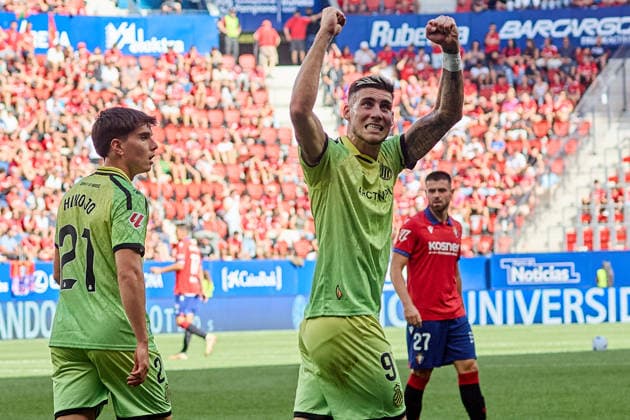 LaLiga EA Sports 2026-27 CA Osasuna vs. RCD Espanyol Roberto Fernández (9, ESP) celebrates his goal (0-2) during the LaLiga EA Sports match between CA Osasuna and RCD Espanyol played at El Sadar in Pamplona. Roger Hinojo (21, ESP) and Inigo Arguibide 27 OSA R are also visible in the image. Credit: Inigo Alzugaray, Agencia LOF, Pamplona. LaLiga EA Sports 2026–27: CA Osasuna vs. RCD Espanyol Copyright: xCredit:xInigoxAlzugarayx xAgencix