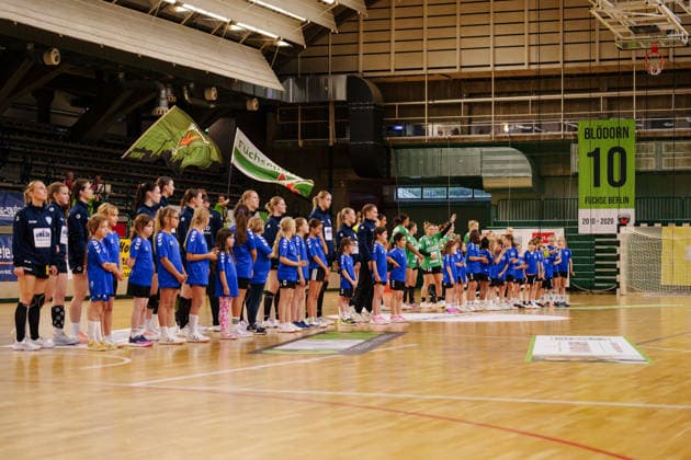 2 Alsco Women s Handball Bundesliga, Matchday 3: Füchse Berlin vs. Rostocker Handball Club. Teams entering the court on September 12, 2026, at the Charlottenburg Sports Hall, Berlin, Berlin, Berlin, Charlottenburg Sports Hall, Berlin, Germany