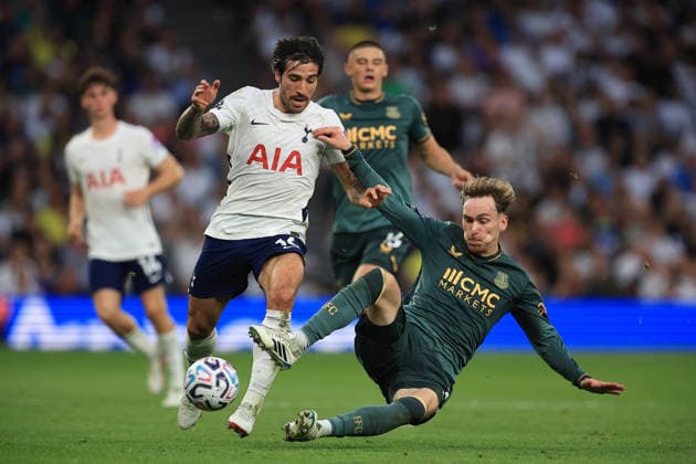 Tottenham Hotspur v Everton, Premier League Everton Midfielder James Garner (37) tackles Tottenham Hotspur Midfielder Sandro Tonali (16) during the Premier League match between Tottenham Hotspur and Everton at Tottenham Hotspur Stadium, London, UK on 12 September 2026. London Tottenham Hotspur Stadium London UK Editorial use only DataCo restrictions apply See www.football-dataco.com , Copyright: xChrisxFoxwellx PSI-24863-0064
