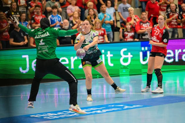 Maie Gomaa (Thüringer HC), No. 01, blocks the final shot of the game by Nicola Merz (Frisch Auf Göppingen), No. 23 GER; Thüringer HC vs. FRISCH AUF Göppingen, Handball, Alsco Women’s Handball Bundesliga, 2026–2027 season, Matchday 3, Saturday, 6:00 p.m., September 12, 2026 GER, Thuringer HC vs. FRISCH AUF Göppingen, Handball, Alsco Women’s Handball Bundesliga, 2026–2027 season, Matchday 3, Saturday, 6:00 p.m., September 12, 2026, Bad Langensalza Copyright: xMartinxHerbstx