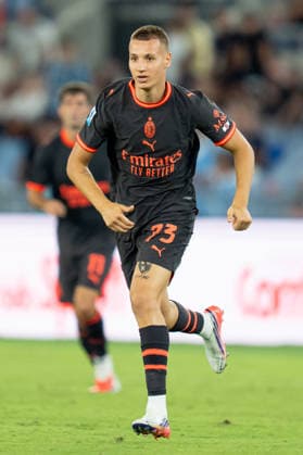 SS Lazio v AC Milan - Serie A Enilive Francesco Camarda of AC Milan in action during the Serie A Enilive match between SS Lazio and AC Milan at Olympic Stadium on September 12, 2026 in Rome, Italy Rome Olympic Stadium Lazio Italy Copyright: xGiuseppexMaffiax 20260912_194618_SerieA_Lazio-Milan_LIA03929