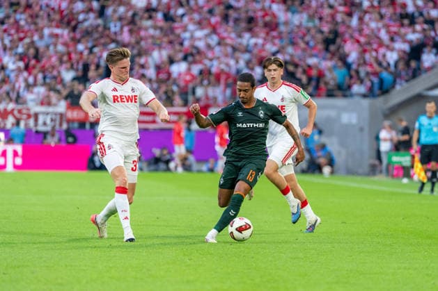 Marius Buelter (1.FC Koeln, 30) im Zweikampf mit Arthur (SV Werder Bremen, 13), Mikey Moore (1.FC Koeln, 47) 1.FC Köln vs. SV Werder Bremen, Fussball, Bundesliga, 3.Spieltag, Saison 2026 27, 12.09.2026, DFL REGULATIONS PROHIBIT ANY USE OF PHOTOGRAPHS AS IMAGE SEQUENCES AND OR QUASI-VIDEO, 1.FC Köln vs. SV Werder Bremen, Fussball, Bundesliga, 3.Spieltag, Saison 2026 27, 12.09.2026 Köln *** Marius Buelter (1 FC Köln, 30) in a tackle with Arthur (SV Werder Bremen, 13), Mikey Moore (1 FC Köln, 47), 1 FC Köln vs. SV Werder Bremen, Soccer, Bundesliga, Matchday 3, 2026–27 Season, September 12, 2026, DFL regulations prohibit any use of photographs as image sequences and or quasi-video, 1. FC Köln vs. SV Werder Bremen, Soccer, Bundesliga, Matchday 3, 2026–27 Season, September 12, 2026, Cologne Copyright: xEibner-Pressefoto LukasxBaldygax EP_LBA