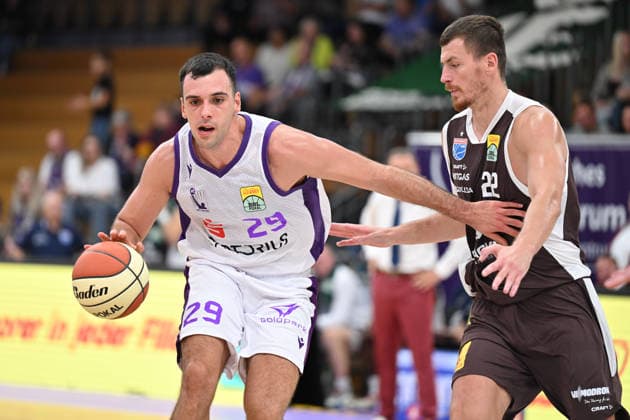 BG Göttingen SYNTAINICS MBC September 12, 2026, Göttingen Basketball BBL Cup, BG Göttingen vs. SYNTAINICS MBC, Round 1, Sparkassen Arena: Omar Pajic (left), BG Göttingen dribbles past Borisa Simanic (right), SYNTAINICS MBC Göttingen, Lower Saxony, Germany