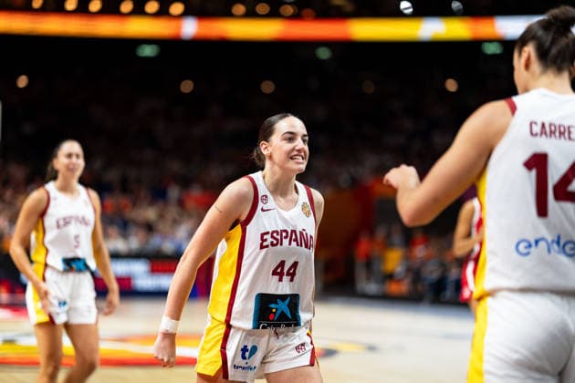 Iyana Martin (Spain), 44, celebrates with Raquel Carrera (Spain), 14, GER, Spain vs. USA, Basketball, 2026 FIBA Women’s World Cup, Semifinals, September 12, 2026, GER, Spain vs. USA, Basketball, 2026 FIBA Women’s World Cup, Semifinals, September 12, 2026, Berlin Copyright: xEibner-Pressefoto MaxxVincenx EP_MVN