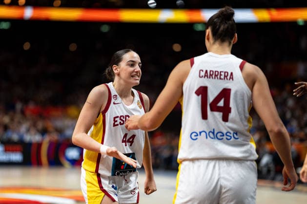 Iyana Martin (Spain), 44, celebrates with Raquel Carrera (Spain), 14, GER, Spain vs. USA, Basketball, 2026 FIBA Women’s World Cup, Semifinals, September 12, 2026, GER, Spain vs. USA, Basketball, 2026 FIBA Women’s World Cup, Semifinals, September 12, 2026, Berlin Copyright: xEibner-Pressefoto MaxxVincenx EP_MVN