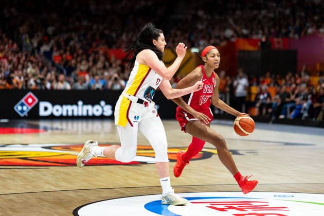 Angel Reese (USA), No. 15, dribbling; Megan Gustafson (Spain), No. 17; GER, Spain vs. USA, Basketball, 2026 FIBA Women s World Cup, Semifinals, September 12, 2026, GER, Spain vs. USA, Basketball, 2026 FIBA Women’s World Cup, Semifinals, September 12, 2026, Berlin Copyright: xEibner-Pressefoto MaxxVincenx EP_MVN