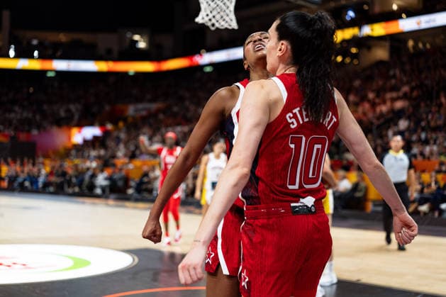 Angel Reese (USA), 15, celebrates with Breanna Stewart (USA), 10, Germany vs. Spain vs. USA, Basketball, 2026 FIBA Women s World Cup, Semifinals, September 12, 2026 GER, Spain vs. USA, Basketball, 2026 FIBA Women’s World Cup, Semifinals, September 12, 2026 Berlin Copyright: xEibner-Pressefoto MaxxVincenx EP_MVN