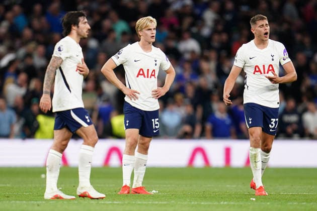 Premier League: Tottenham Hotspur v Everton Tottenham Hotspur players at full time during the Premier League match Tottenham Hotspur vs Everton at Tottenham Hotspur Stadium, London, United Kingdom on 12 September 2026 (Photo by Harvey Murphy News Images) Copyright: xHarveyxMurphy NewsxImagesx