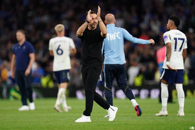 Premier League: Tottenham Hotspur v Everton Roberto De Zerbi manager of Tottenham Hotspur applauds home support at full time during the Premier League match Tottenham Hotspur vs Everton at Tottenham Hotspur Stadium, London, United Kingdom on 12 September 2026 (Photo by Harvey Murphy News Images) Copyright: xHarveyxMurphy NewsxImagesx