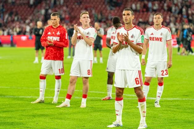 Nach dem Spiel vor der Kurve, Said El Mala (1.FC Koeln, 10), Isak Johannesson (1.FC Koeln, 08), Ragnar Ache (1.FC Koeln, 09), Ellyes Skhiri (1.FC Koeln, 06), Paul Okon-Engstler (1.FC Koeln, 23) 1.FC Köln vs. SV Werder Bremen, Fussball, Bundesliga, 3.Spieltag, Saison 2026 27, 12.09.2026, DFL REGULATIONS PROHIBIT ANY USE OF PHOTOGRAPHS AS IMAGE SEQUENCES AND OR QUASI-VIDEO, 1.FC Köln vs. SV Werder Bremen, Fussball, Bundesliga, 3.Spieltag, Saison 2026 27, 12.09.2026 Köln *** After the game in front of the stands: Said El Mala 1 FC Cologne, 10; Isak Johannesson 1 FC Cologne, 08; Ragnar Ache 1 FC Cologne, 09; Ellyes Skhiri 1 FC Cologne, 06, Paul Okon Engstler 1 FC Cologne, 23 1 FC Cologne vs. SV Werder Bremen, Soccer, Bundesliga, Matchday 3, 2026–27 season, September 12, 2026, DFL regulations prohibit any use of photographs as image sequences and or quasi-video, 1 FC Köln vs. SV Werder Bremen, Soccer, Bundesliga, Matchday 3, 2026–27 Season, September 12, 2026, Cologne Copyright: xEibner-Pressefoto LukasxBaldygax EP_LBA