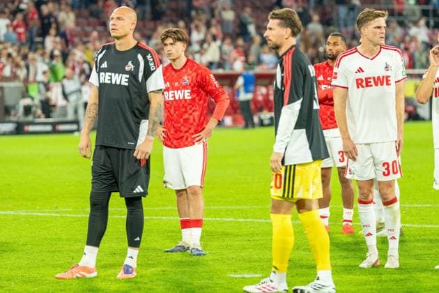 Mikey Moore (1.FC Koeln, 47), nach dem Spiel, Robert Zieler (1.FC Koeln, 20), Linton Maina (1.FC Koeln, 37), Marius Buelter (1.FC Koeln, 30) 1.FC Köln vs. SV Werder Bremen, Fussball, Bundesliga, 3.Spieltag, Saison 2026 27, 12.09.2026, DFL REGULATIONS PROHIBIT ANY USE OF PHOTOGRAPHS AS IMAGE SEQUENCES AND OR QUASI-VIDEO, 1.FC Köln vs. SV Werder Bremen, Fussball, Bundesliga, 3.Spieltag, Saison 2026 27, 12.09.2026 Köln *** Mikey Moore, 1. FC Köln, 47, after the game; Robert Zieler, 1. FC Köln, 20; Linton Maina, 1. FC Köln, 37, Marius Buelter, 1 FC Köln, 30; 1 FC Köln vs. SV Werder Bremen, soccer, Bundesliga, Matchday 3, 2026–27 season, September 12, 2026, DFL regulations prohibit any use of photographs as image sequences and or quasi-video, 1. FC Köln vs. SV Werder Bremen, Soccer, Bundesliga, Matchday 3, 2026–27 Season, September 12, 2026, Cologne Copyright: xEibner-Pressefoto LukasxBaldygax EP_LBA