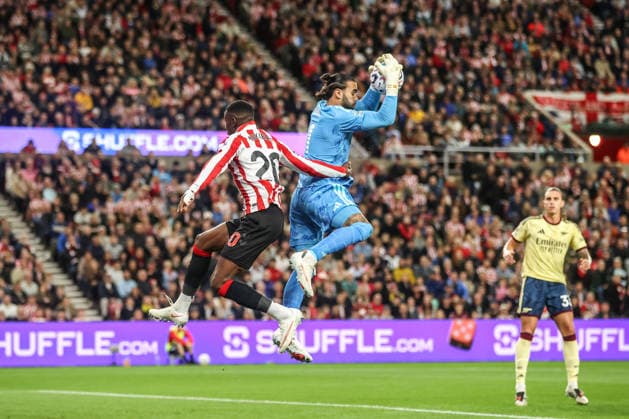Premier League Sunderland v Arsenal Arsenal goalkeeper David Raya jumps up to win the high ball from Nordi Mukiele of Sunderland during the Premier League match Sunderland vs Arsenal at Stadium Of Light, Sunderland, United Kingdom on 12 September 2026 (Photo by Alfie Cosgrove News Images) Sunderland Stadium Of Light Tyne and Wear United Kingdom Copyright: xAlfiexCosgrove NewsxImagesx
