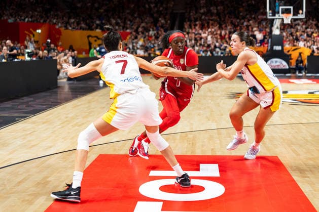 Kahleah Copper (USA, 07) dribbling past Alba Torrens (Spain, 07) and Elena Buenavida (Spain, 02), GER, Spain vs. USA, Basketball, 2026 FIBA Women’s World Cup, Semifinal, September 12, 2026, GER, Spain vs. USA, Basketball, 2026 FIBA Women’s World Cup, Semifinal, September 12, 2026, Berlin Copyright: xEibner-Pressefoto MaxxVincenx EP_MVN