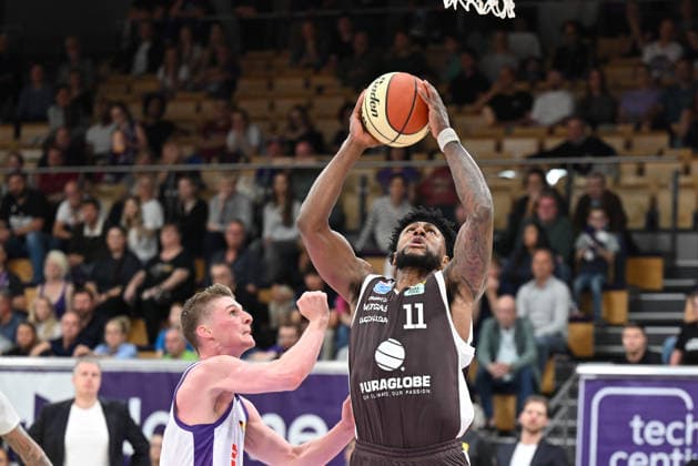 BG Göttingen SYNTAINICS MBC, September 12, 2026, Göttingen Basketball BBL Cup, BG Göttingen SYNTAINICS MBC, Round 1, Sparkassen Arena, Anthony Gaines (right), SYNTAINICS MBC scores against Göttingen, Lower Saxony, Germany