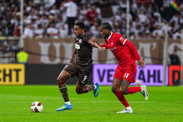 Youssoupha Niang (FC St. Pauli, 07), Cleiton (VfL Wolfsburg, 33) GER, FC St. Pauli vs. VfL Wolfsburg, Fussball, 2. Bundesliga, Spieltag 05, Saison 2026 2027, 12.09.2026 DFL REGULATIONS PROHIBIT ANY USE OF PHOTOGRAPHS AS IMAGE SEQUENCES AND OR QUASI-VIDEO GER, FC St. Pauli vs. VfL Wolfsburg, Fussball, 2. Bundesliga, Spieltag 05, Saison 2026 2027, 12.09.2026 Hamburg *** Youssoupha Niang, FC St. Pauli, 07; Cleiton, VfL Wolfsburg, 33 (GER); FC St. Pauli vs. VfL Wolfsburg, Soccer, 2. Bundesliga, Matchday 5, 2026–2027 Season, September 12, 2026 DFL regulations prohibit any use of photographs as image sequences and or quasi-video GER, FC St. Pauli vs. VfL Wolfsburg, Soccer, 2. Bundesliga, Matchday 5, 2026–2027 Season, September 12, 2026, Hamburg Copyright: xEibner-Pressefoto MarcelxvonxFehrnx EP_MFN