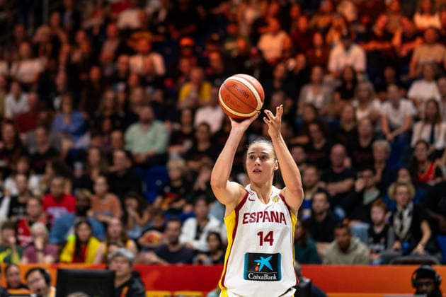 Raquel Carrera of Spain, age 14, taking a shot, GER, Spain vs. USA, basketball, 2026 FIBA Women’s World Cup, semifinals, September 12, 2026, GER, Spain vs. USA, basketball, 2026 FIBA Women’s World Cup, Semifinal, September 12, 2026, Berlin Copyright: xEibner-Pressefoto MaxxVincenx EP_MVN