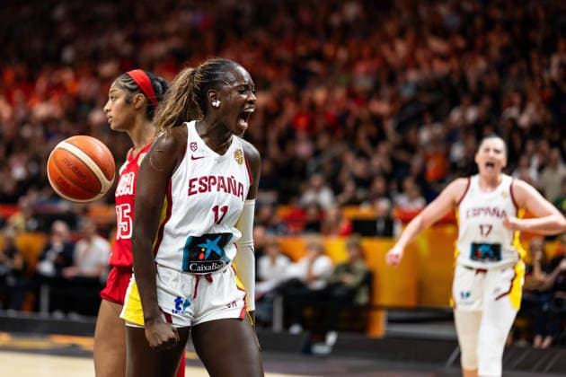 Awa Fam Spain, 11, cheering; Megan Gustafson Spain, 17; GER, Spain vs. USA, Basketball, 2026 FIBA Women’s World Cup, Semifinals, September 12, 2026 GER, Spain vs. USA, Basketball, 2026 FIBA Women’s World Cup, Semifinals, September 12, 2026 Berlin Copyright: xEibner-Pressefoto MaxxVincenx EP_MVN