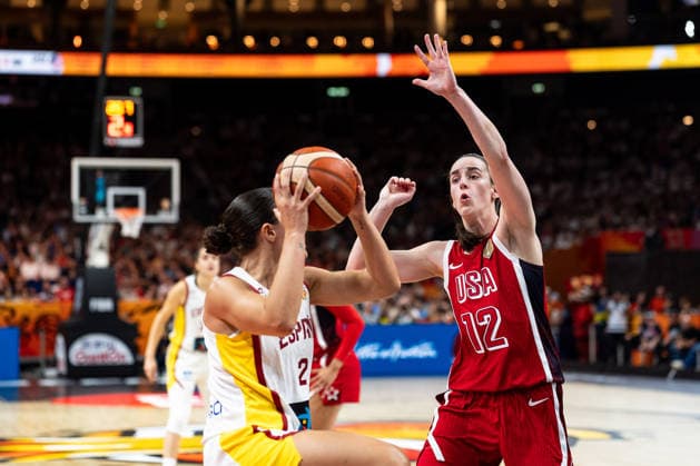 Caitlin Clark (USA), No. 12, on defense against Elena Buenavida (Spain), No. 02, GER, Spain vs. USA, Basketball, 2026 FIBA Women s World Cup, Semifinal, September 12, 2026, GER, Spain vs. USA, Basketball, 2026 FIBA Women’s World Cup, Semifinal, September 12, 2026, Berlin Copyright: xEibner-Pressefoto MaxxVincenx EP_MVN