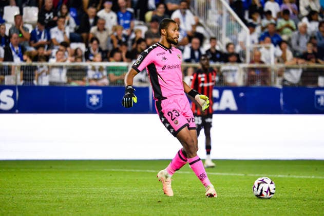 FOOTBALL : AJ Auxerre vs OGC Nice - Ligue 1 - JournÃ e 4 - 12 09 2026 Yehvann Diouf (OGC Nice) AuxerreFrance  Copyright: xBaptistexAutissierx