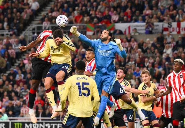 David Raya goalkeeper for Arsenal punches the ball away Sunderland v Arsenal, Premier League, Football, Football, Stadium of Light, Sunderland, UK - 12 Sep 2026Sunderland Stadium of Light United Kingdom EDITORIAL USE ONLY No use with unauthorised audio, video, data, fixture lists, club league logos or live services. Online in-match use limited to 120 images, no video emulation. No use in betting, games or single club league player publications.  Copyright: xRichardxLee Shutterstockx 17144590y