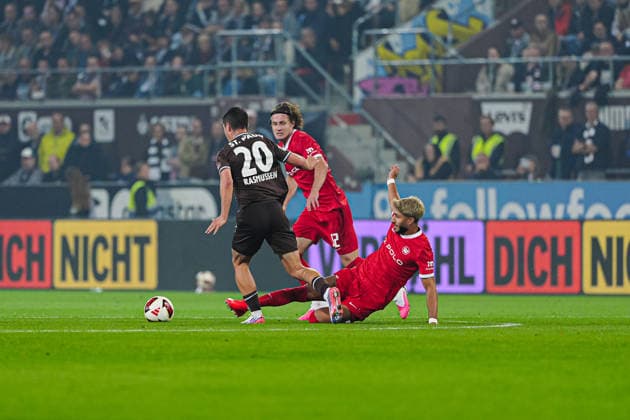 Martin Rasmussen (FC St. Pauli, 20), Muhammed Damar (VfL Wolfsburg, 20) GER, FC St. Pauli vs. VfL Wolfsburg, Fussball, 2. Bundesliga, Spieltag 05, Saison 2026 2027, 12.09.2026 DFL REGULATIONS PROHIBIT ANY USE OF PHOTOGRAPHS AS IMAGE SEQUENCES AND OR QUASI-VIDEO GER, FC St. Pauli vs. VfL Wolfsburg, Fussball, 2. Bundesliga, Spieltag 05, Saison 2026 2027, 12.09.2026 Hamburg *** Martin Rasmussen, FC St. Pauli, 20; Muhammed Damar, VfL Wolfsburg, 20 (GER); FC St. Pauli vs. VfL Wolfsburg, Soccer, 2. Bundesliga, Matchday 05, 2026–2027 Season, September 12, 2026 DFL regulations prohibit any use of photographs as image sequences and or quasi-video GER, FC St. Pauli vs. VfL Wolfsburg, Soccer, 2. Bundesliga, Matchday 5, 2026–2027 Season, September 12, 2026, Hamburg Copyright: xEibner-Pressefoto MarcelxvonxFehrnx EP_MFN