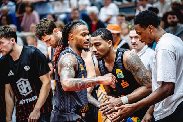 September 12, 2026, xhfmx, BBL Cup, Giessen 46ers vs. Chemnitz 99ers: Cobe Williams (Chemnitz 99ers), 24; Nighael Ceaser (Chemnitz 99ers), 22; Giessen
