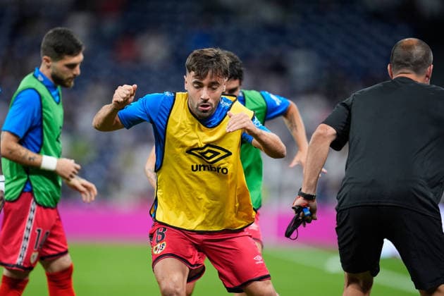 September 12, 2026, Madrid, Madrid, Spain: Unai Lopez of Rayo Vallecano warms up during the Spanish League, LaLiga EA Sports, football match played between Real Madrid and Rayo Vallecano at Bernabeu stadium on September 12, 2026, in Madrid, Spain. Real Madrid V Rayo Vallecano - LaLiga EA Sports  - ZUMAa181 20260912_zaa_a181_288 Copyright: xDennisxAgyemanx