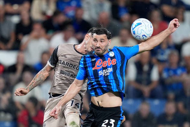 Atalanta s Sead Kolasinac penalty foul during the Serie A soccer match between Atalanta and Cagliari at New Balance Arena in Bergamo , Italy - September 12, 2026. - Soccer  Copyright: xSpada LaPressex
