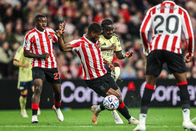 Premier League Sunderland v Arsenal Bukayo Saka of Arsenal takes a shot on goal during the Premier League match Sunderland vs Arsenal at Stadium Of Light, Sunderland, United Kingdom on 12 September 2026 (Photo by Alfie Cosgrove News Images) Sunderland Stadium Of Light Tyne and Wear United Kingdom Copyright: xAlfiexCosgrove NewsxImagesx