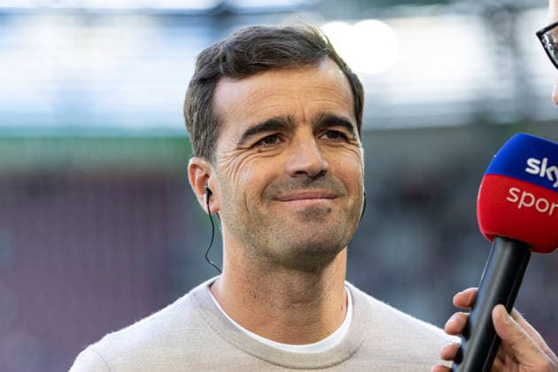 Deutschland: FC Augsburg vs Bayer 04 Leverkusen, 1. Bundesliga, Saison 2026 27, WWK Arena (Augsburg): Carles Martinez Novell, (Trainer, Bayer Leverkusen) im Interview bei Sky vor dem Spiel, Portraitfoto, Portrait, Einzelaufnahme, Porträt Augsburg WWK Arena Bayern Deutschland *** Germany: FC Augsburg vs. Bayer 04 Leverkusen, Bundesliga 1, 2026–27 Season, WWK Arena, Augsburg. Carles Martinez Novell, coach of Bayer Leverkusen, in an interview with Sky Sport before the game; portrait photo, portrait, close-up, portrait, Augsburg, WWK Arena, Bavaria, Germany Copyright: xBenedictxChristx