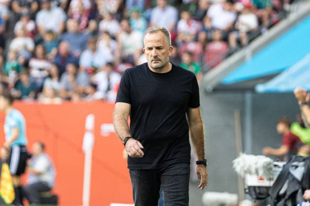 Deutschland: FC Augsburg vs Bayer 04 Leverkusen, 1. Bundesliga, Saison 2026 27, WWK Arena (Augsburg): Manuel Baum, (Trainer, FC Augsburg), Portraitfoto, Portrait, Einzelaufnahme, Porträt Augsburg WWK Arena Bayern Deutschland *** Germany: FC Augsburg vs. Bayer 04 Leverkusen, Bundesliga 1, 2026–27 Season, WWK Arena, Augsburg; Manuel Baum, Coach, FC Augsburg; portrait photo, portrait, single shot, portrait, Augsburg, WWK Arena, Bavaria, Germany Copyright: xBenedictxChristx