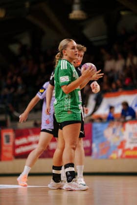 2 Alsco Women s Handball Bundesliga, Matchday 3: Füchse Berlin vs. Rostocker Handball Club; Anouk Nieuwenweg of Füchse Berlin, taking a 7-meter throw on September 12, 2026, at the Charlottenburg Sports Hall, Berlin, Berlin, Charlottenburg Sports Hall, Berlin, Germany