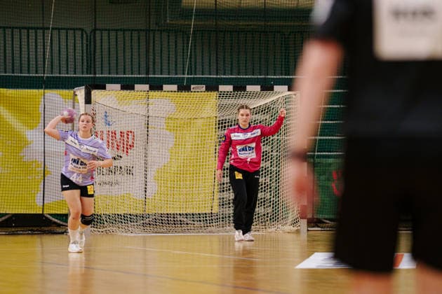 2 Alsco Women s Handball Bundesliga, Matchday 3: Füchse Berlin vs. Rostocker Handball Club. Lena Clasen of the Rostocker Handball Club clenches her fist on September 12, 2026, at the Charlottenburg Sports Hall, Berlin, Berlin, Berlin, Charlottenburg Sports Hall, Berlin, Germany