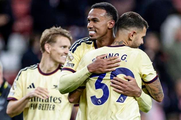 Sunderland v Arsenal Premier League Gabriel of Arsenal celebrates with Bruno Guimaraes at full time during the Premier League match at the Stadium of Light, Sunderland 12 09 2026 UK Newspapers OUT Copyright: xJamiexJohnstonx FIL-23936-0136