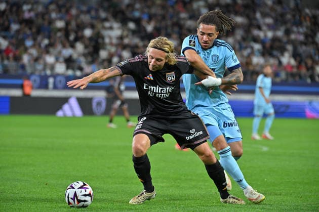 Ligue 1 McDonald s 2026 27, Paris FC vs Olympique Lyonnais, Football Mads Bistrup of Lyon and Lucas Koloesho of Paris FC during the Ligue 1 McDonald s 2026 27 match between Paris FC and Olympique Lyonnais at Stade Jean Bouin on September 12, 2026 in Paris, France. Paris Stade Jean Bouin France